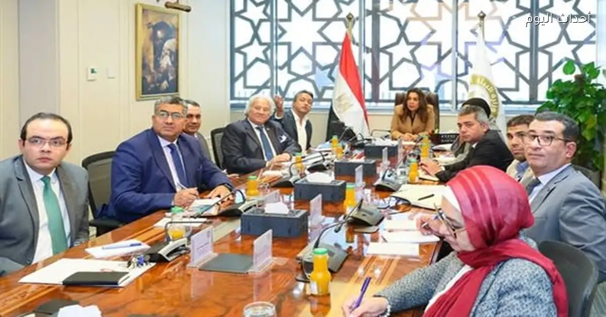 منال عوض تبحث فرص الاستثمار المستدام في المحميات الطبيعية مع مستثمر