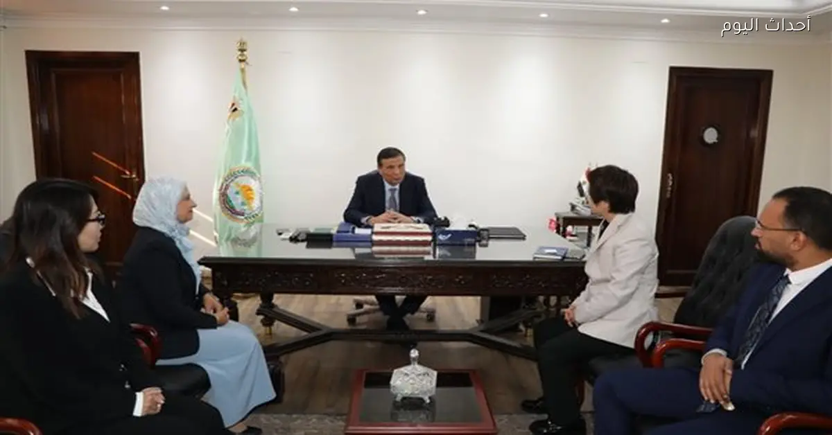 وزير الزراعة يناقش مع وفد صيني إنشاء مصنع مبيدات