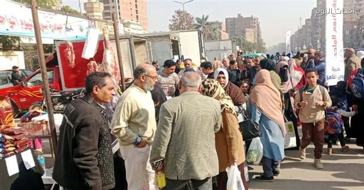 إقبال واسع على سوق اليوم الواحد في حي المرج