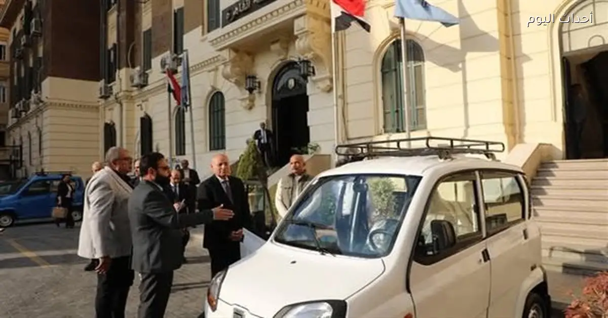 بدء استبدال التوك توك بسيارات كيوت في القاهرة