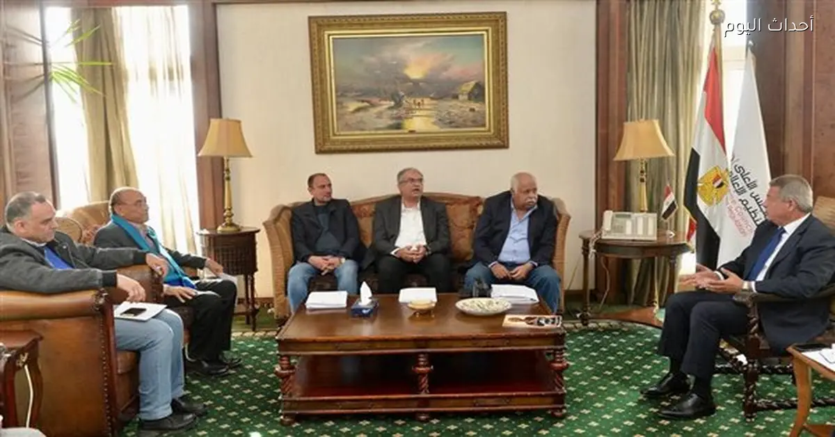 رئيس الأعلى للإعلام يشارك في صياغة التوصيات النهائية