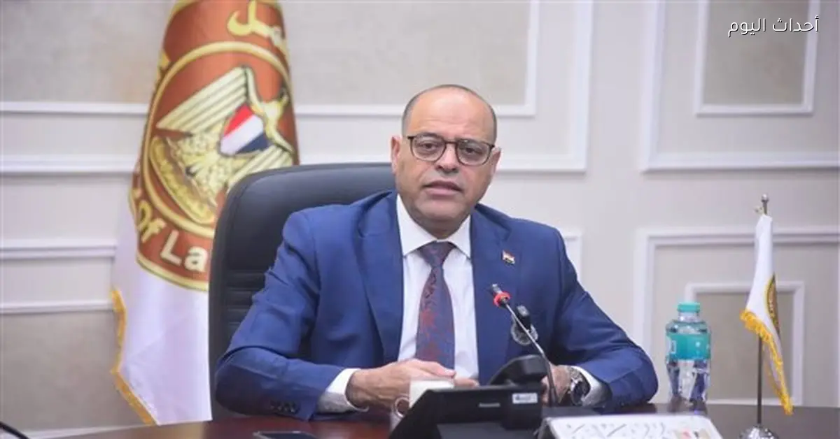 وزير العمل يحدد الإجازات الدينية للمسيحيين بقرار وزاري