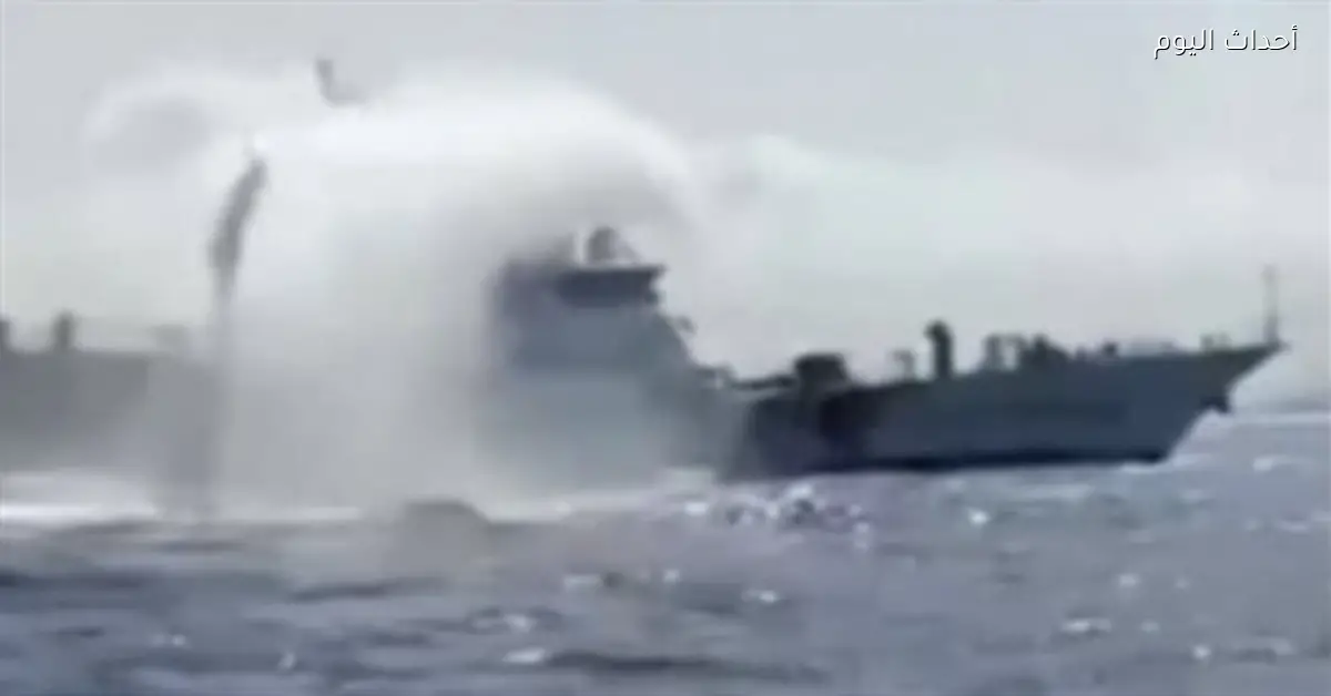 إصابة 3 صيادين فلبينيين وت damage زورقين بسبب مدافع مياه من سفن صينية