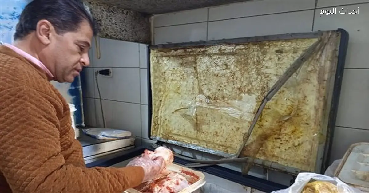 إعدام 31 كيلو لحوم فاسدة في مطعم بالأقصر