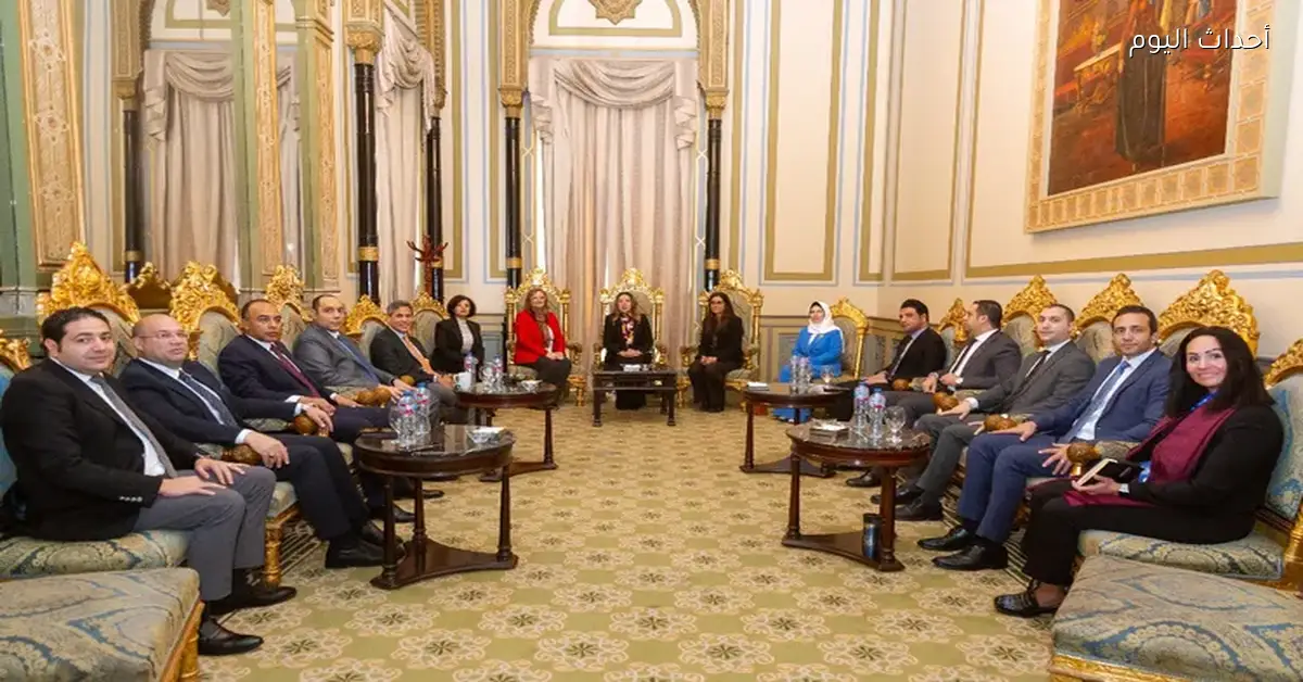 الاتصالات تناقش تطوير المهارات الرقمية للعاملين بالدولة مع نواب المحافظين والقيادات الحكومية