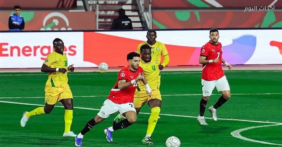 حسن شحاتة يدعم حسام حسن في مباراة المنتخب أمس