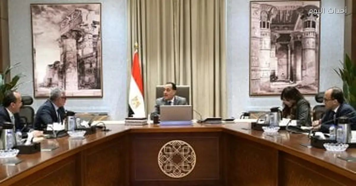 رئيس الوزراء يتابع تطورات العمل في المنطقة الاقتصادية لقناة السويس