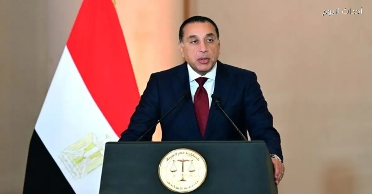 رئيس الوزراء يتفقد مطار القاهرة لمتابعة سير العمل