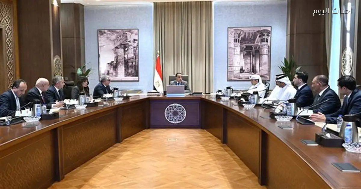 رئيس الوزراء يجتمع مع الرئيس التنفيذي لشركة المانع القابضة القطرية