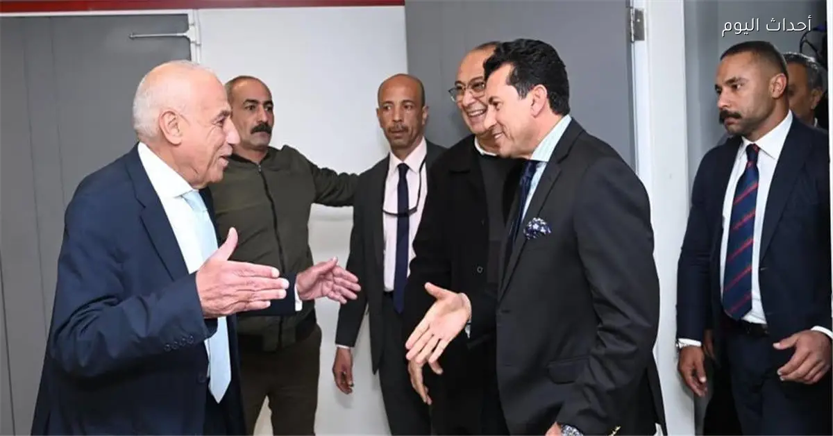 زيارة وزير الرياضة لنادي الزمالك توحي بإمكانية حل أزمة أرض أكتوبر
