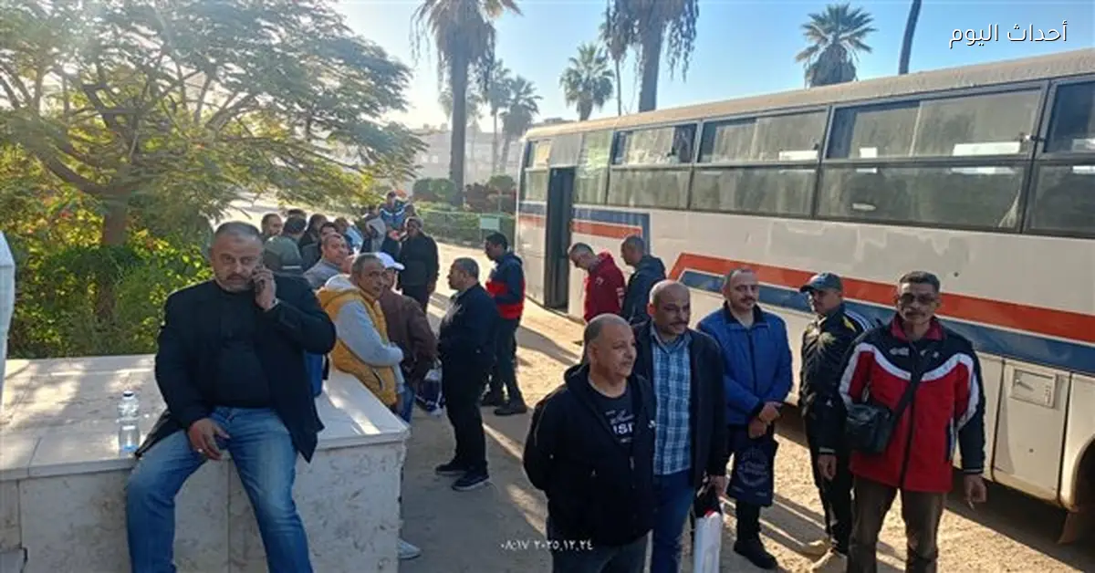 عمال شركة ستيا يتجمعون احتجاجًا على توقف خدمات التأمين الصحي