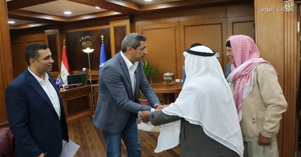 محافظ السويس يستقبل مشايخ القبائل لمناقشة القضايا المهمة
