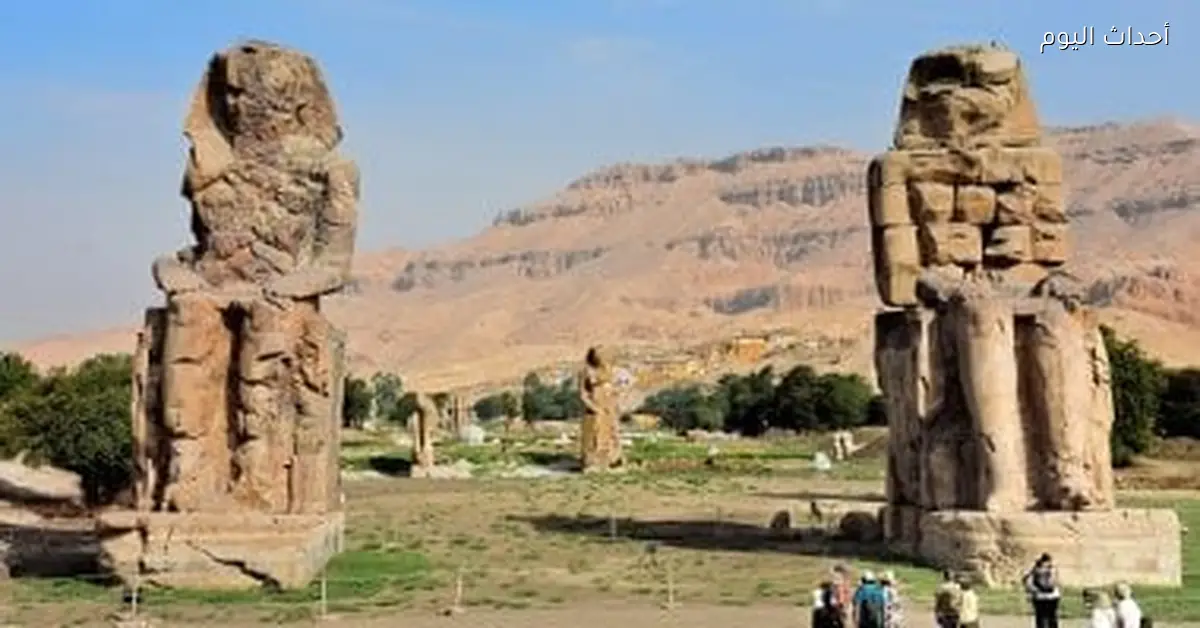 مصر تكمل ترميم تمثالي ممنون في الأقصر لجذب السياح
