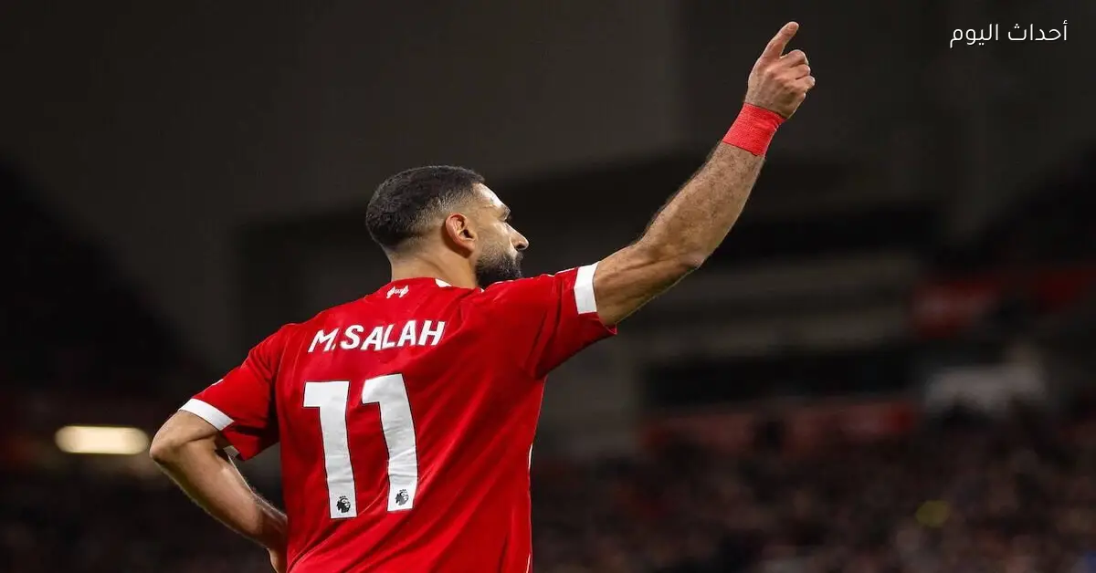 نيفيل يحذر سلوت من استبعاد صلاح في تشكيل ليفربول