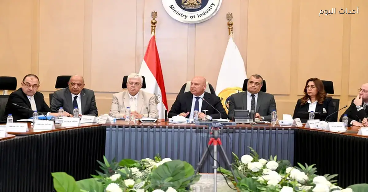 وزير الصناعة والنقل يترأس الاجتماع السادس والثلاثين للمجموعة الوزارية للتنمية الصناعية
