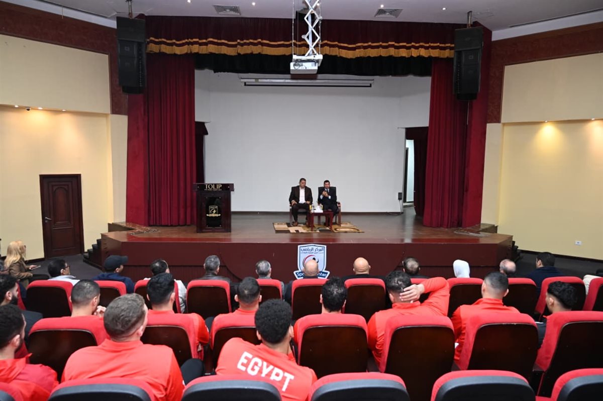 وزير الرياضة يحفز لاعبي منتخب اليد