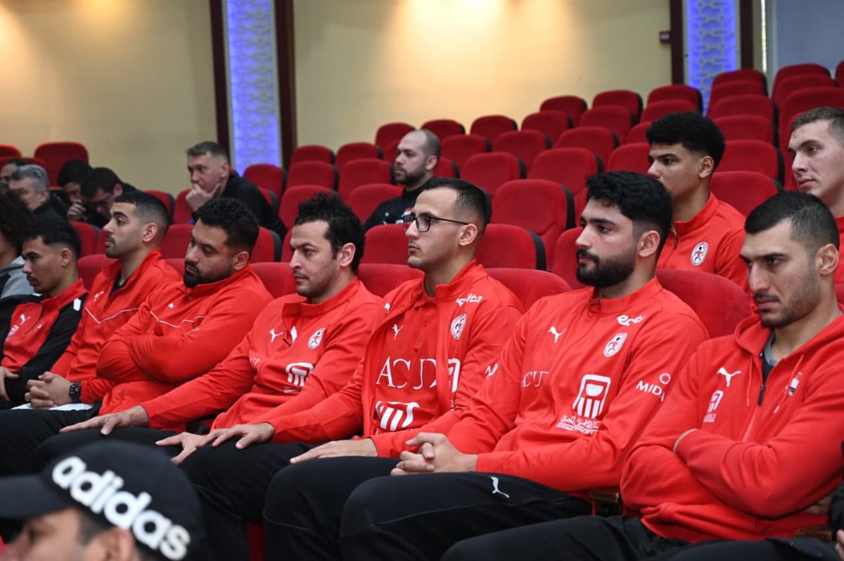 وزير الرياضة يحفز لاعبي منتخب اليد