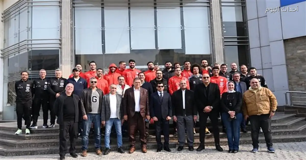 وزير الرياضة يدعم لاعبي منتخب اليد قبل رحلة أمم أفريقيا في رواندا