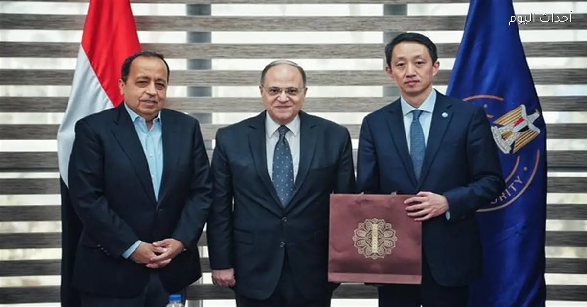 هيئة الدواء تناقش توطين الصناعة مع جيبتو فارما وغان أند لي