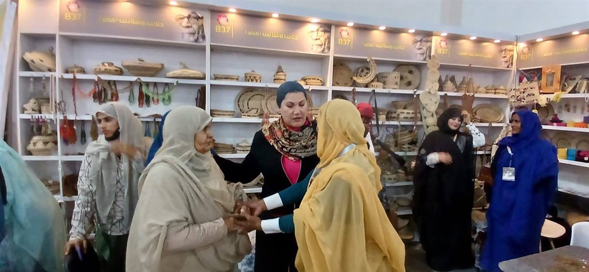 جانب من زيارة رئيسة القومي للطفولة والأمومة للمعرض 