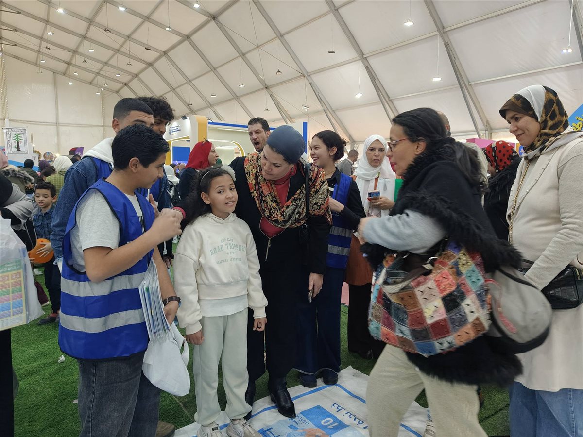 جانب من زيارة رئيسة القومي للطفولة والأمومة للمعرض 