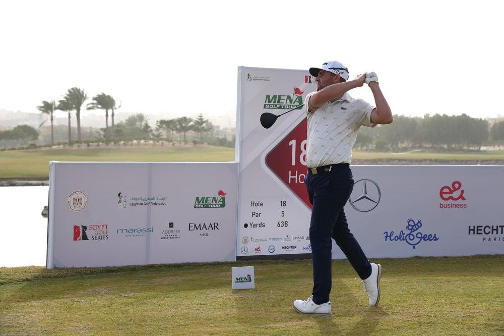 كريس وود يتوج بلقب 