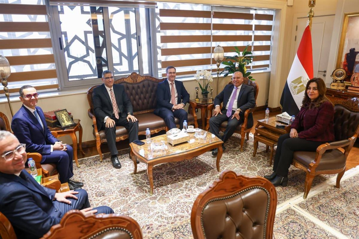 من جانب الاجتماع