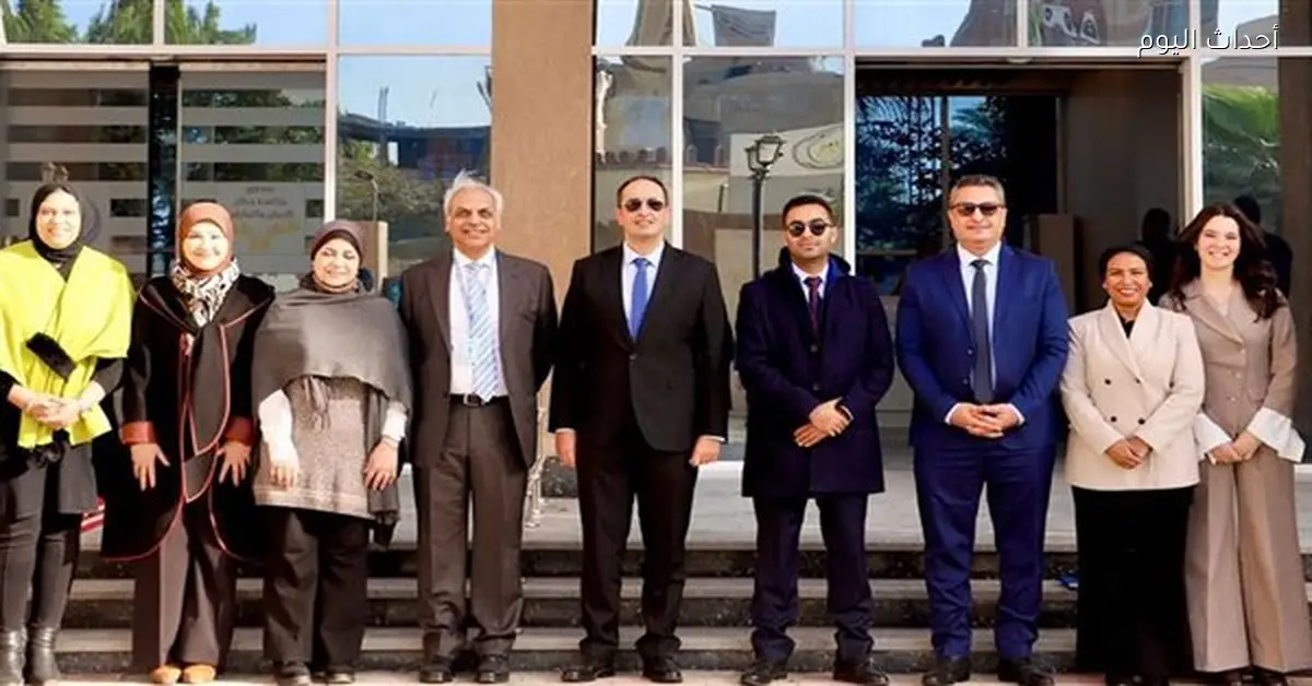 الدكتور عمرو عثمان يناقش مع وفد الصحة العالمية المبادرة الإقليمية