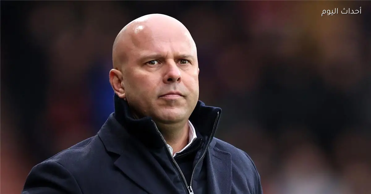 آرني سلوت مهدد بالإقالة من تدريب ليفربول بسبب لاعب الفريق