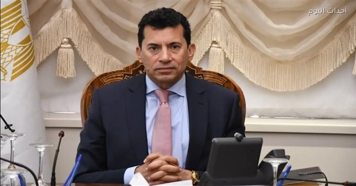 أشرف صبحي يبدأ تطوير مركز شباب الشيخ زويد