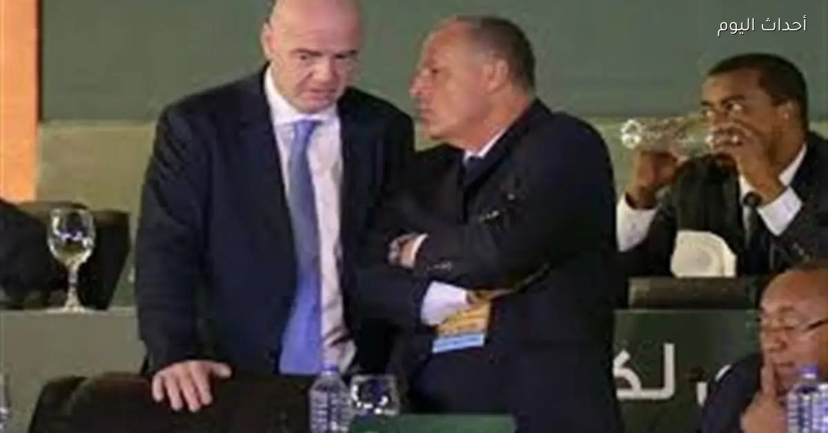 إنفانتينو يقدم العزاء لأبو ريدة في وفاة صابر عيد نجم غزل المحلة