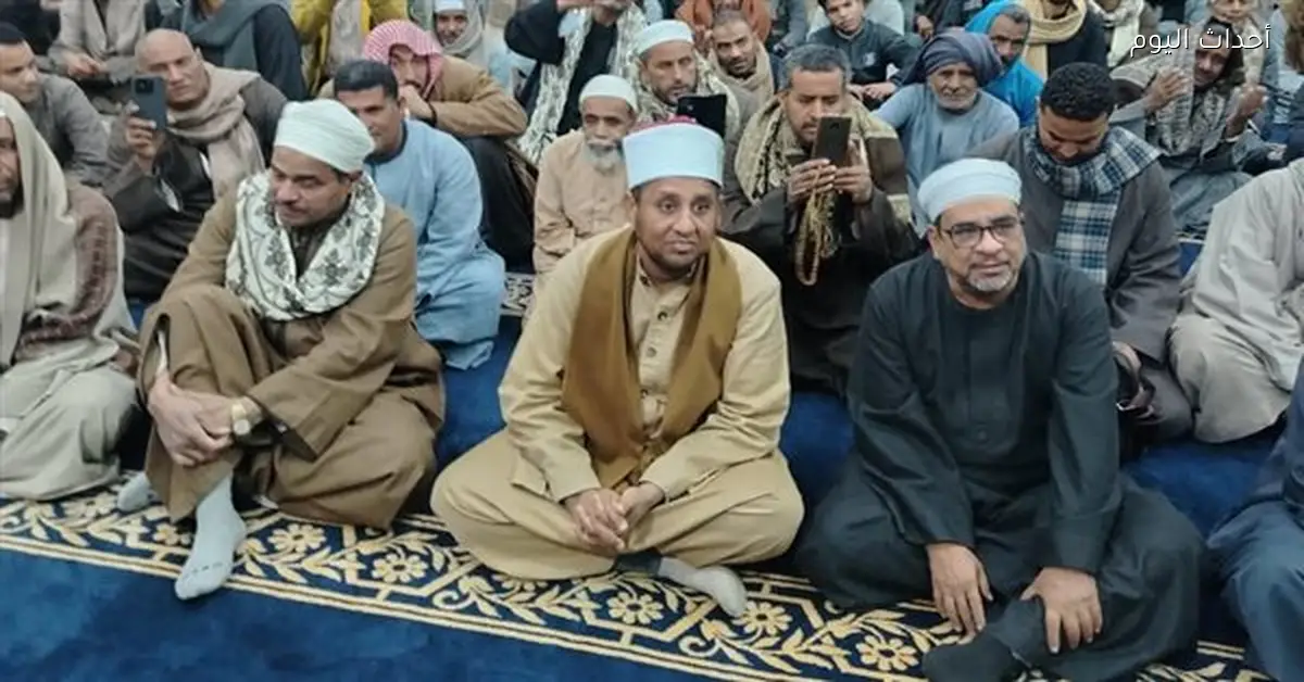 احتفالية بمولد السيدة زينب في ساحة الشيخ الطيب بالقرنة