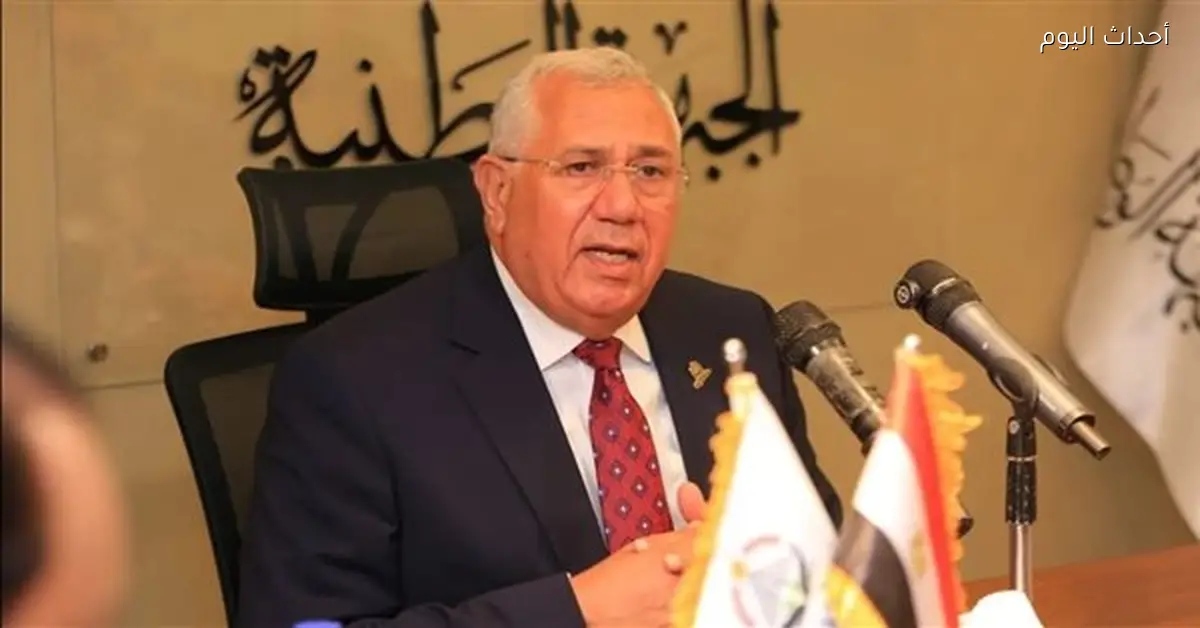 السيد القصير يطالب بمناداته “معالي الوزير” وسط جدل واسع