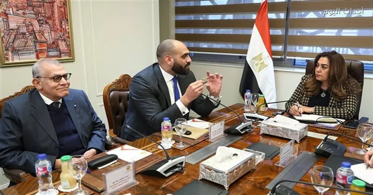 تسهيل إجراءات تراخيص المحال العامة وتقليل الرسوم للمواطنين