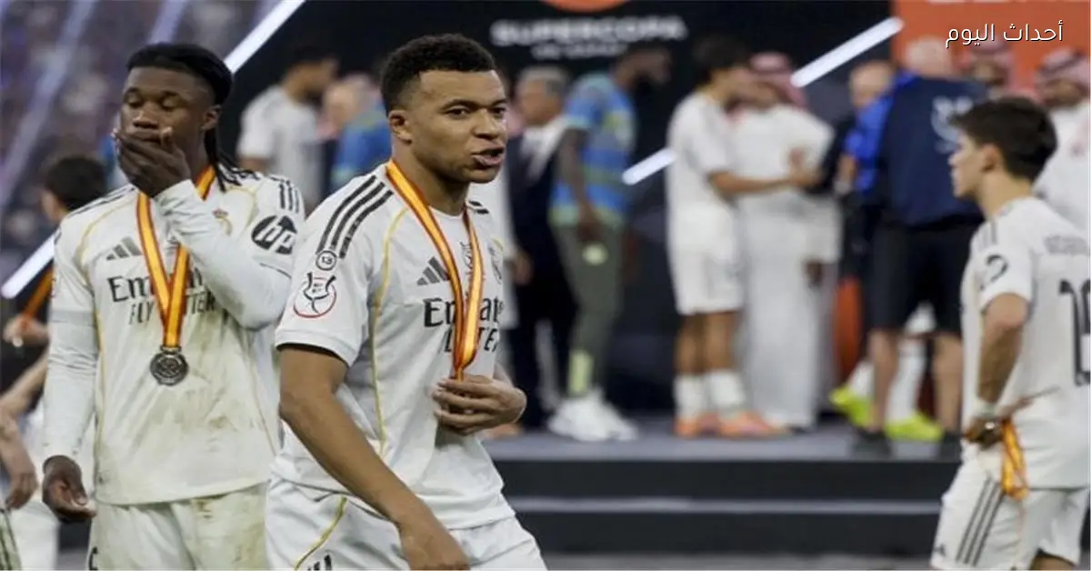 خبير نفسي ينتقد مبابي بعد ممر شرفي أمام برشلونة في نهائي السوبر الإسباني