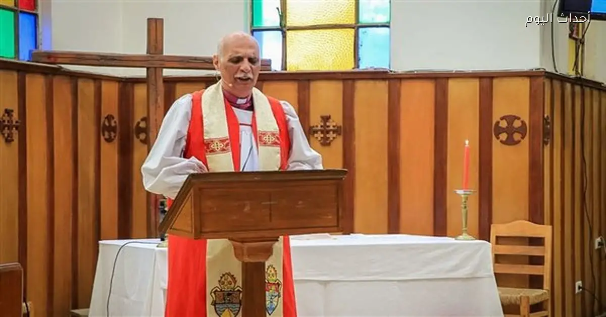 رئيس الأساقفة سامي فوزي يقيم قداسًا بكلية اللاهوت في الزمالك