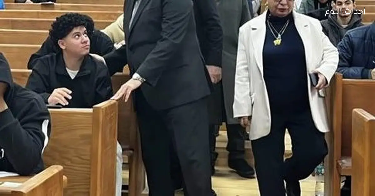 رئيس جامعة القاهرة يزور امتحانات الجامعة الأهلية والفرع الدولي ويتأكد من سيرها بشكل جيد