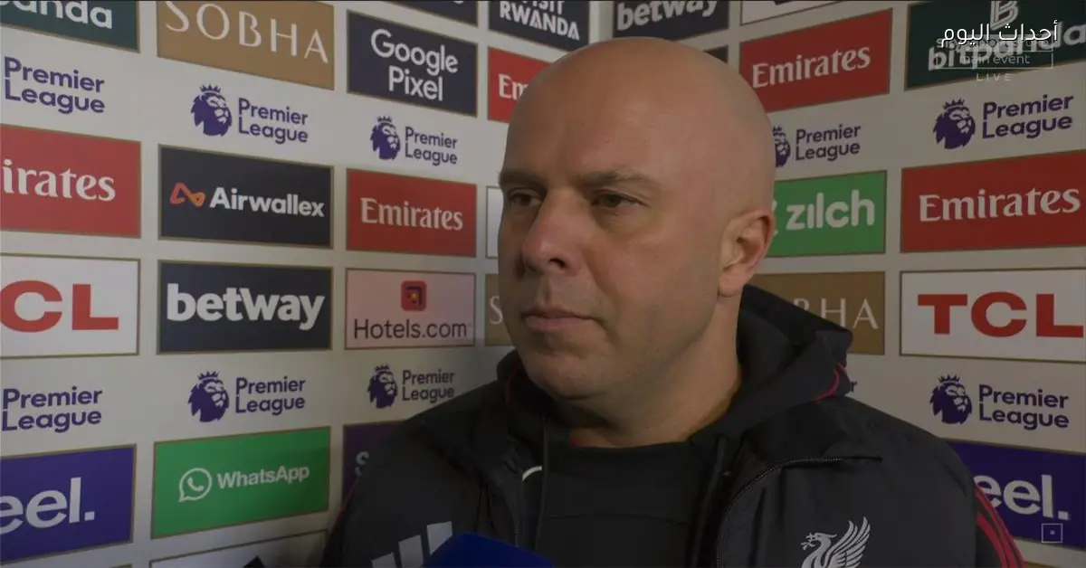 سلوت يشرح غياب هوجو إيكتيكي عن مباراة آرسنال