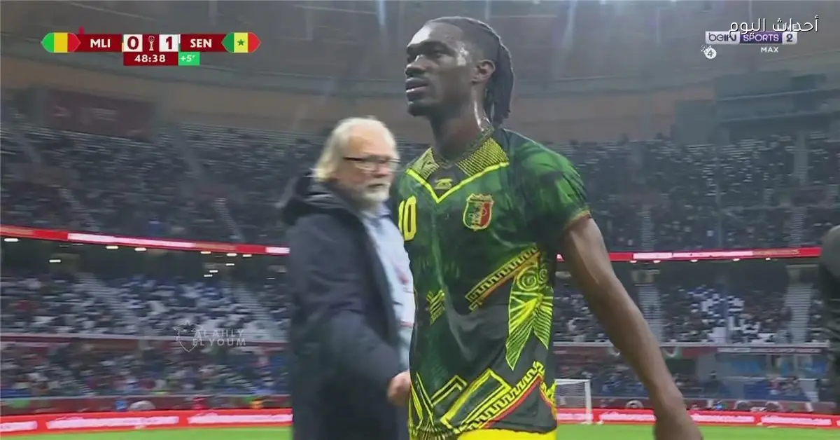 طرد لاعب مالي في مباراة السنغال بكأس أمم إفريقيا