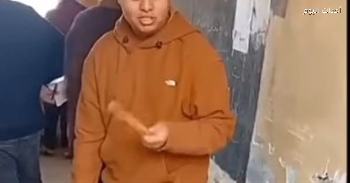 فصل 3 طلاب بعد تهديد معلمة بعصا في امتحان بمسطرد