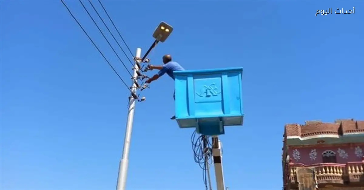 قنا تتابع إنارة الشوارع والميدان لتحسين الخدمات العامة