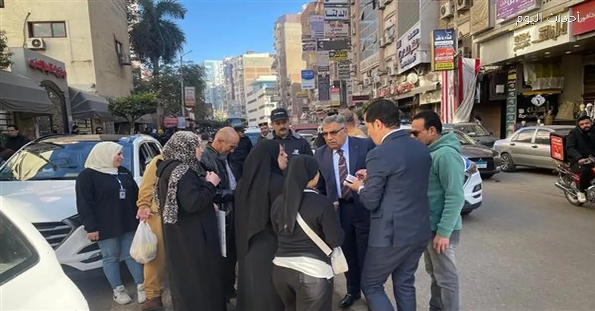 محافظ الدقهلية يتفقد شوارع المنصورة لمتابعة الحالة العامة