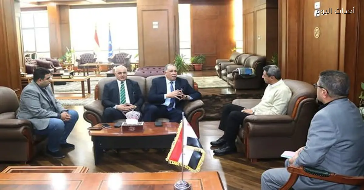 محافظ السويس يستقبل نقيب المحامين لبحث التعاون