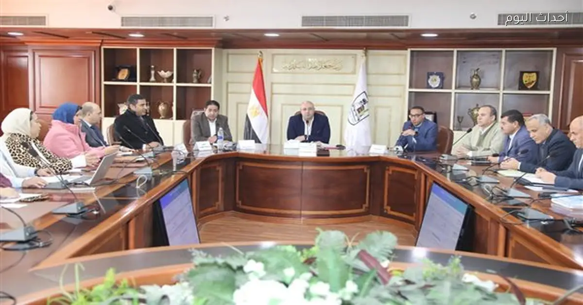 محافظ بني سويف يبدأ استعدادات مبادرة «أنا متعلم مدى الحياة»