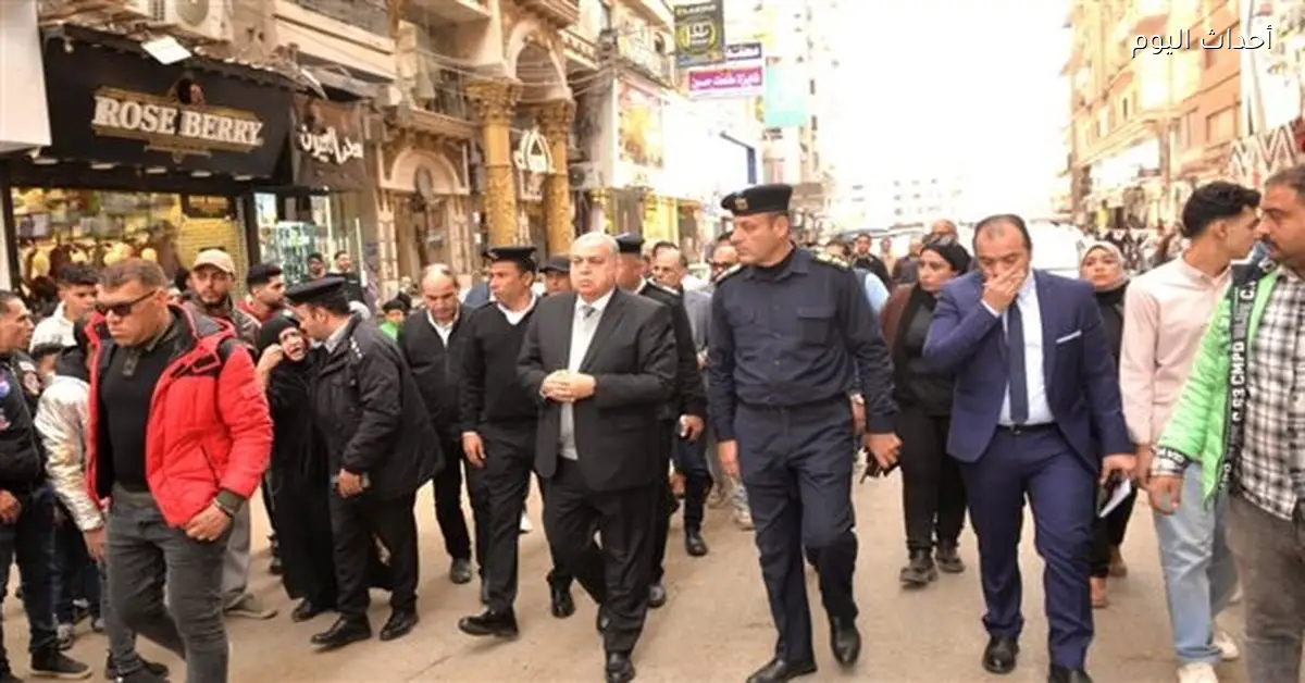 مدير أمن الدقهلية يقود حملة لإزالة الإشغالات في شارع الجلاء