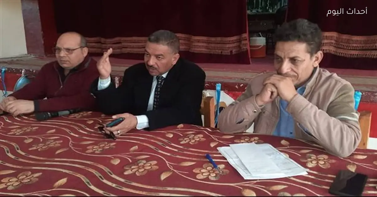 مدير تعليم نجع حمادي يراقب تدريب المعلمين على المناهج الجديدة