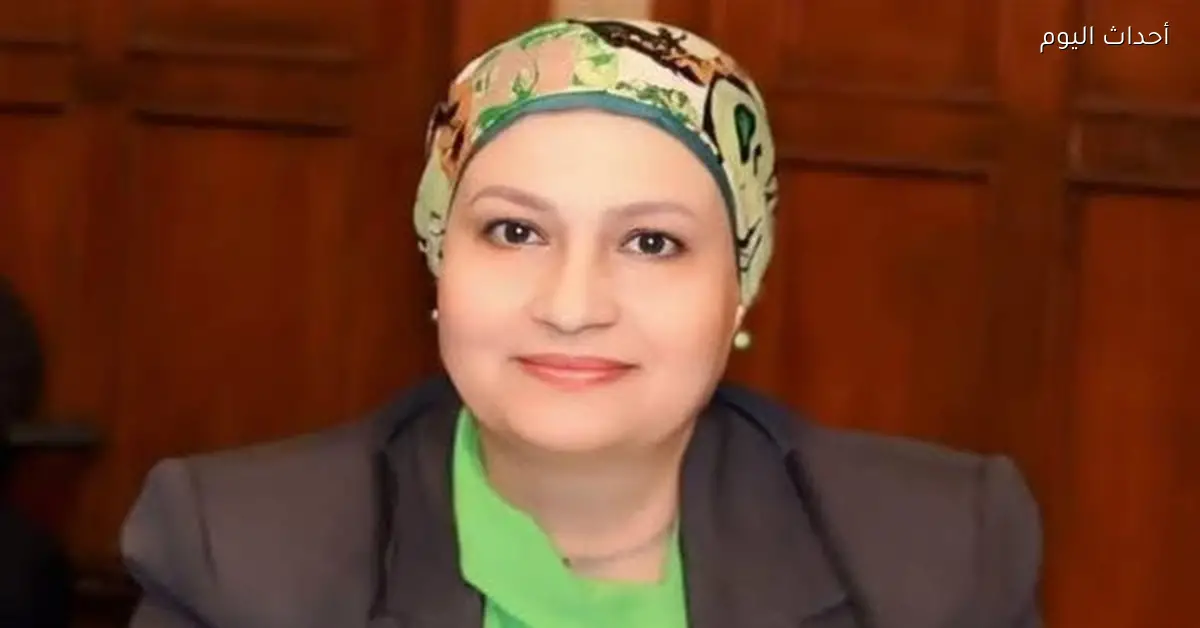 مديرة التعليم تتابع تقدير درجات الشهادة الإعدادية في السويس