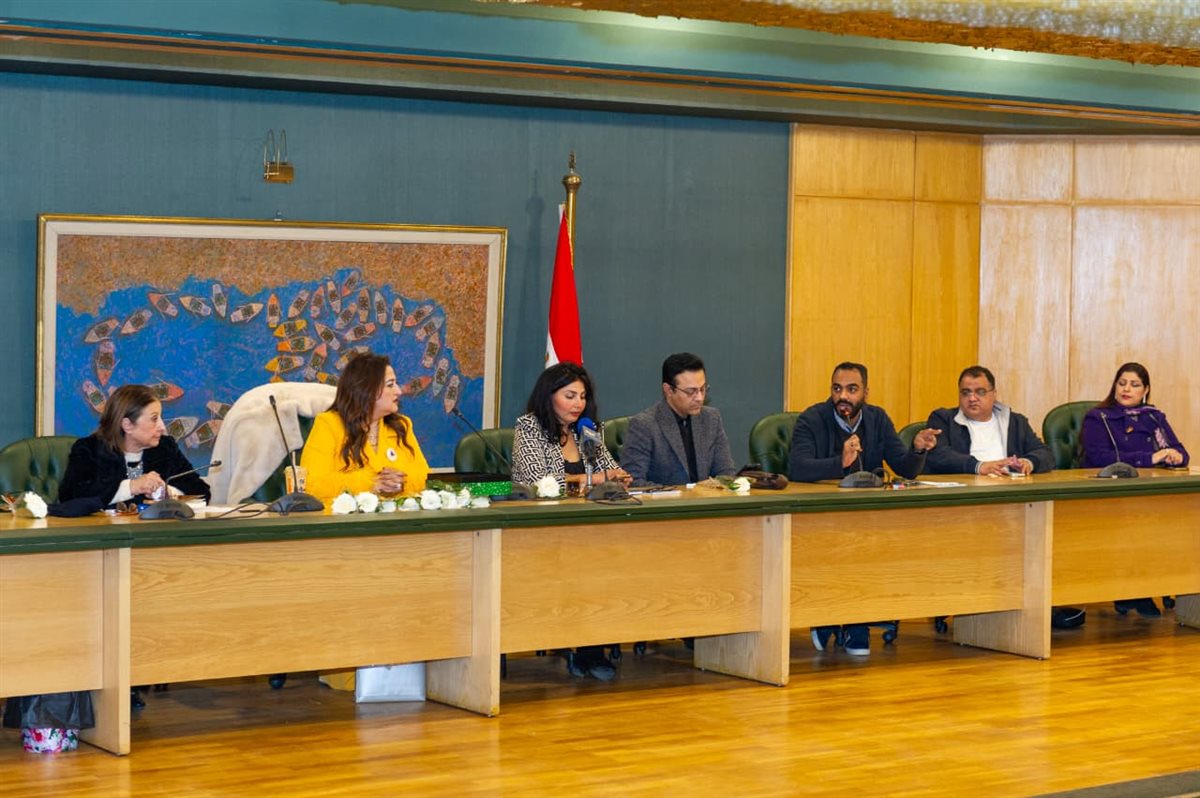 جانب من الندوة