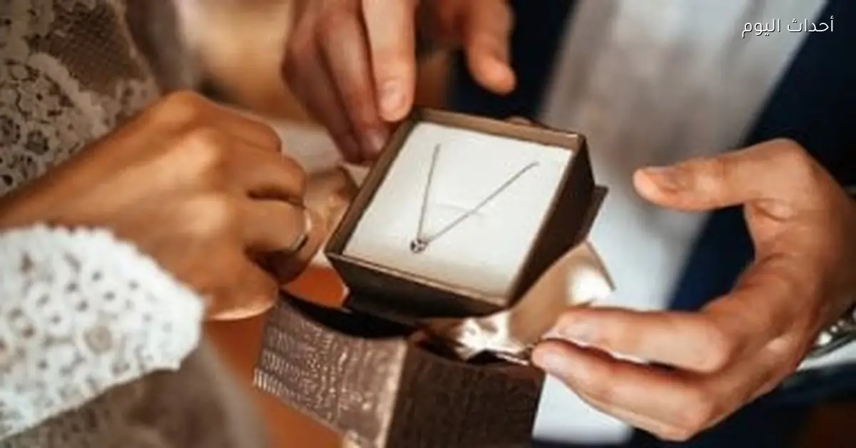 هدية مناسبة لكل بنت حسب برجها.. الذهب للبنات من برج الأسد