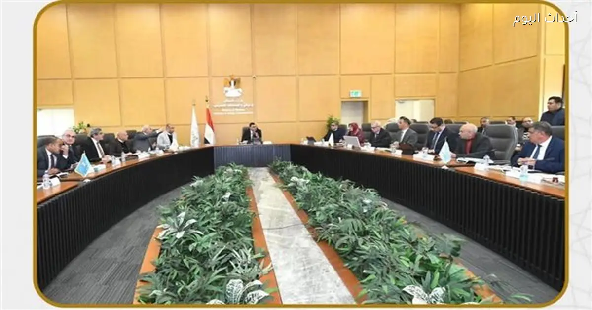 وزير الإسكان يتفقد مشروعات هيئة المجتمعات العمرانية